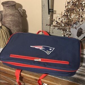 Patriots baking dish with carrier bag